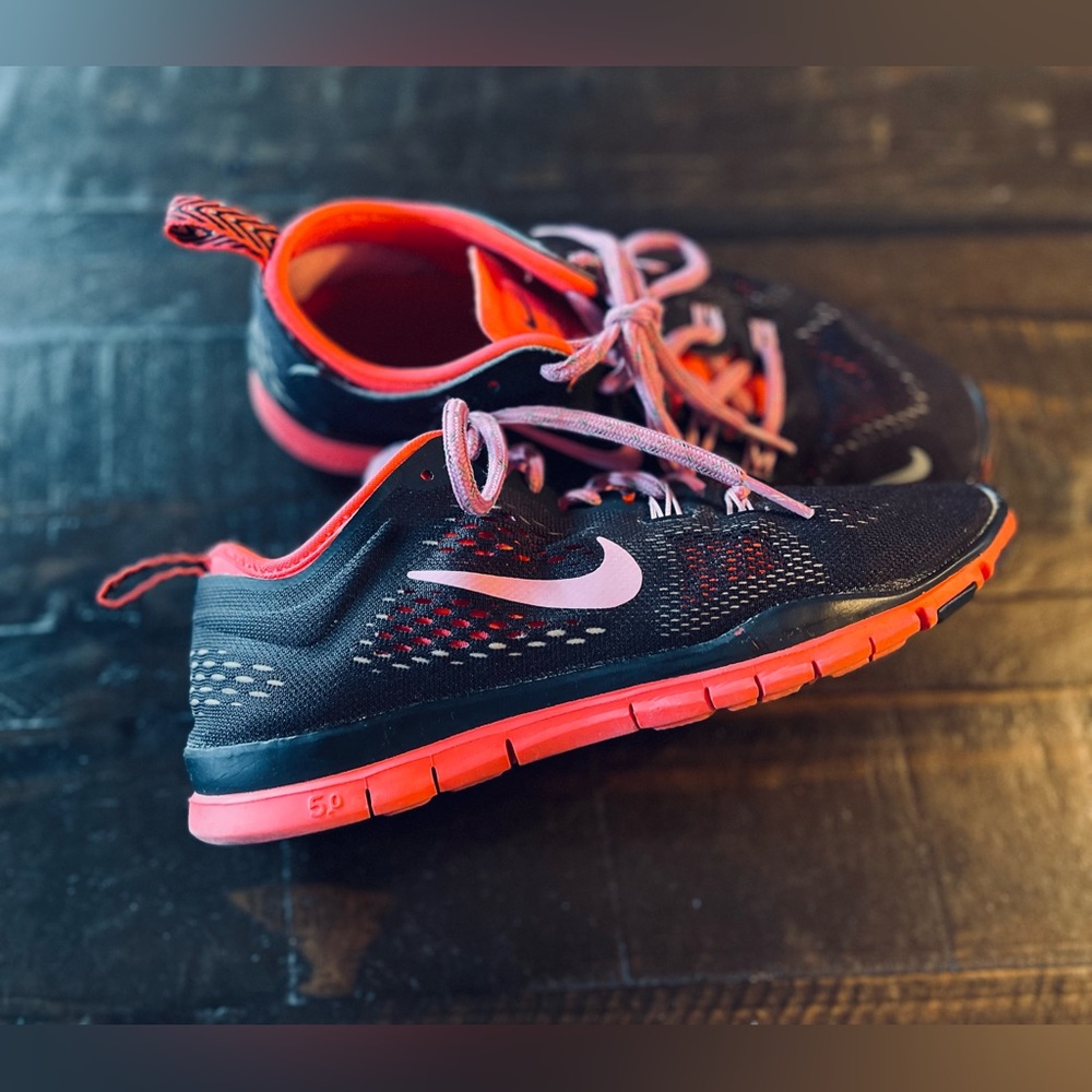 Nike Women’s Sneakers 6.5